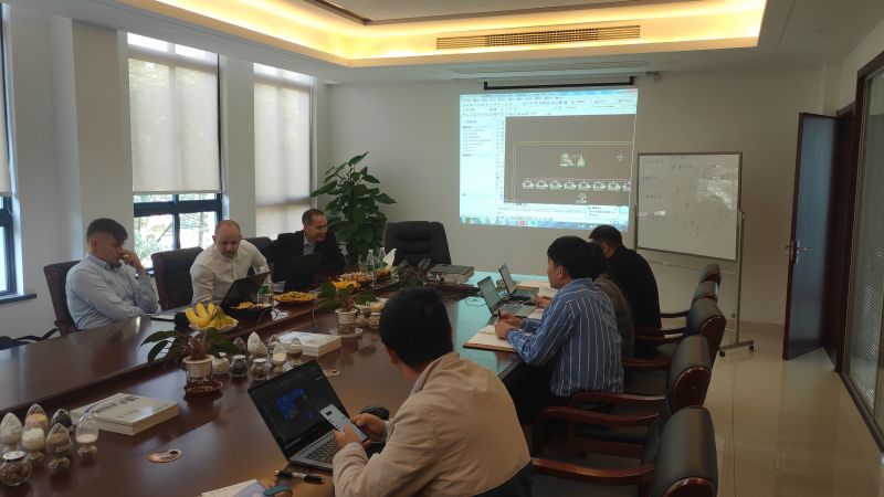 歐盟客戶定制的三臺非標(biāo)滾筒刮板干燥機發(fā)貨了